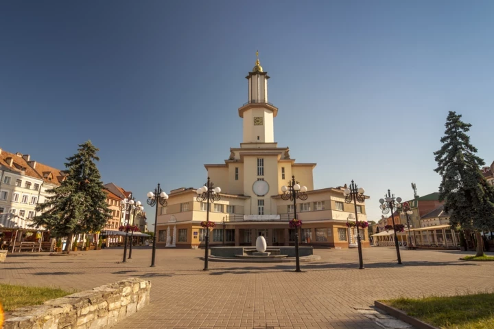 Івано-Франківськ: гід, що покаже місто з несподіваного ракурсу 2