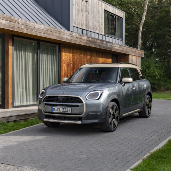 MINI — ваш автомобільний супутник на Vogue Ukraine Wellness Escape