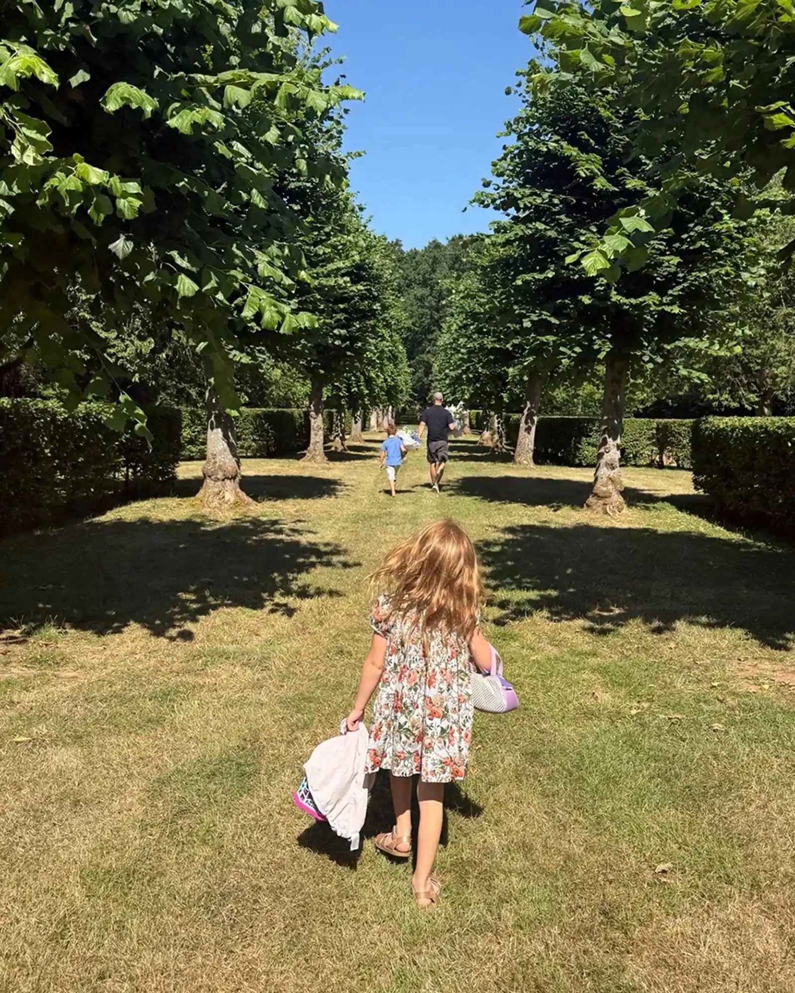 Princess Lilibet, Prince Archie and Prince Harry at Althorp Estate. Photo: @meghan1