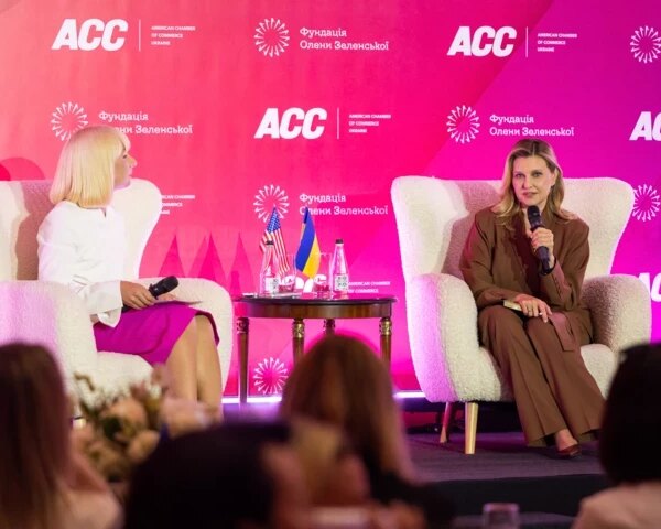 “Стійкість українців”: Олена Зеленська виступила на заході Американської торговельної палати в Україні