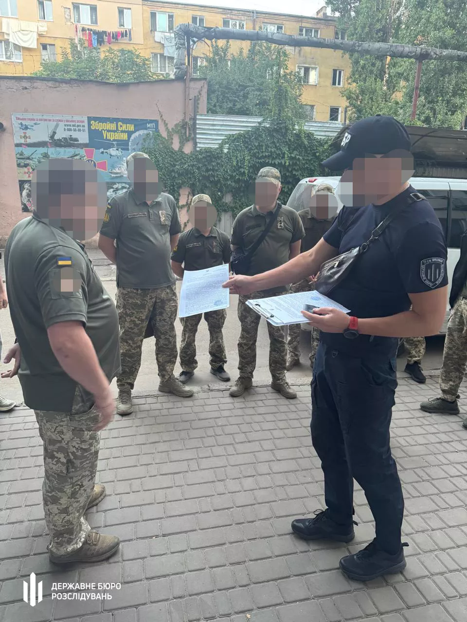«Дуй, пакуй і комплектуй»: 10 працівників ТЦК на Одещині затримано за катування та насильство під час мобілізації4