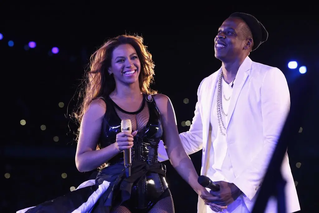 Jay-Z serenades Beyoncé on 45th birthday in romantic public display during star-studded London show2