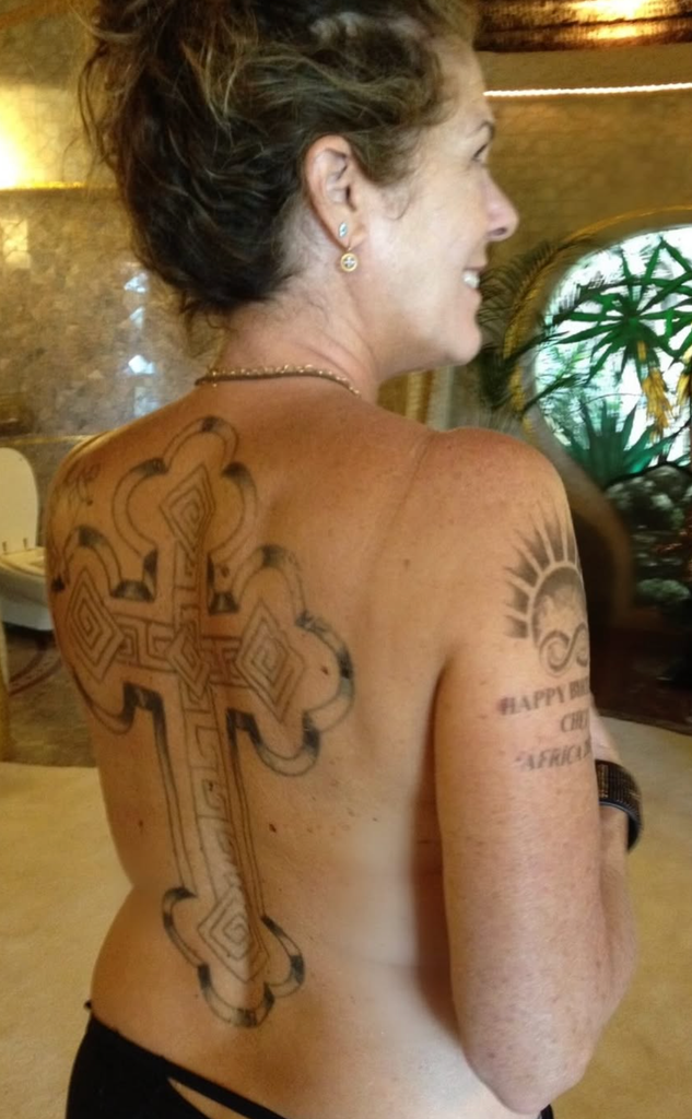 Rita Wilson, 69, bares her back to reveal a huge tattoo in unexpected photo1