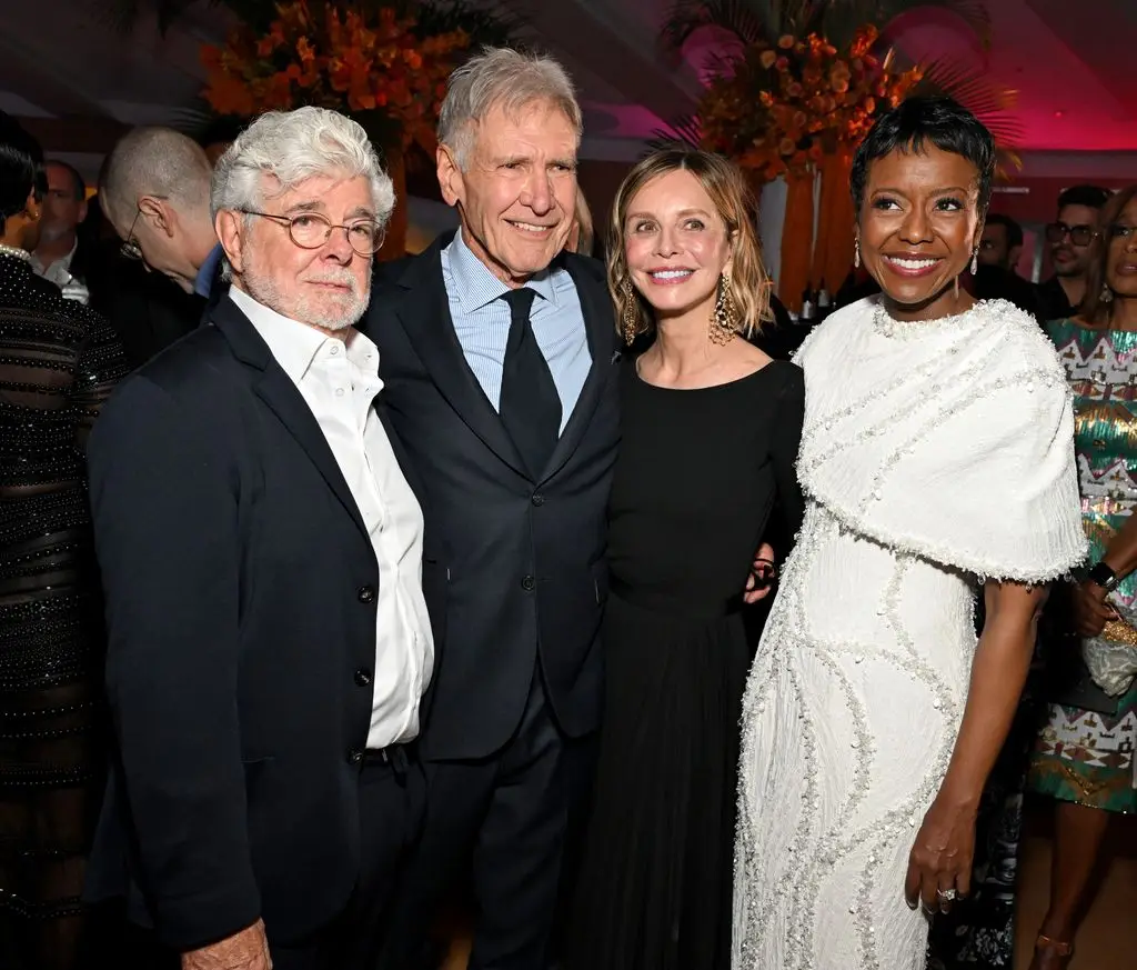 Harrison Ford and Calista Flockhart are the picture-perfect couple on star-studded date night3
