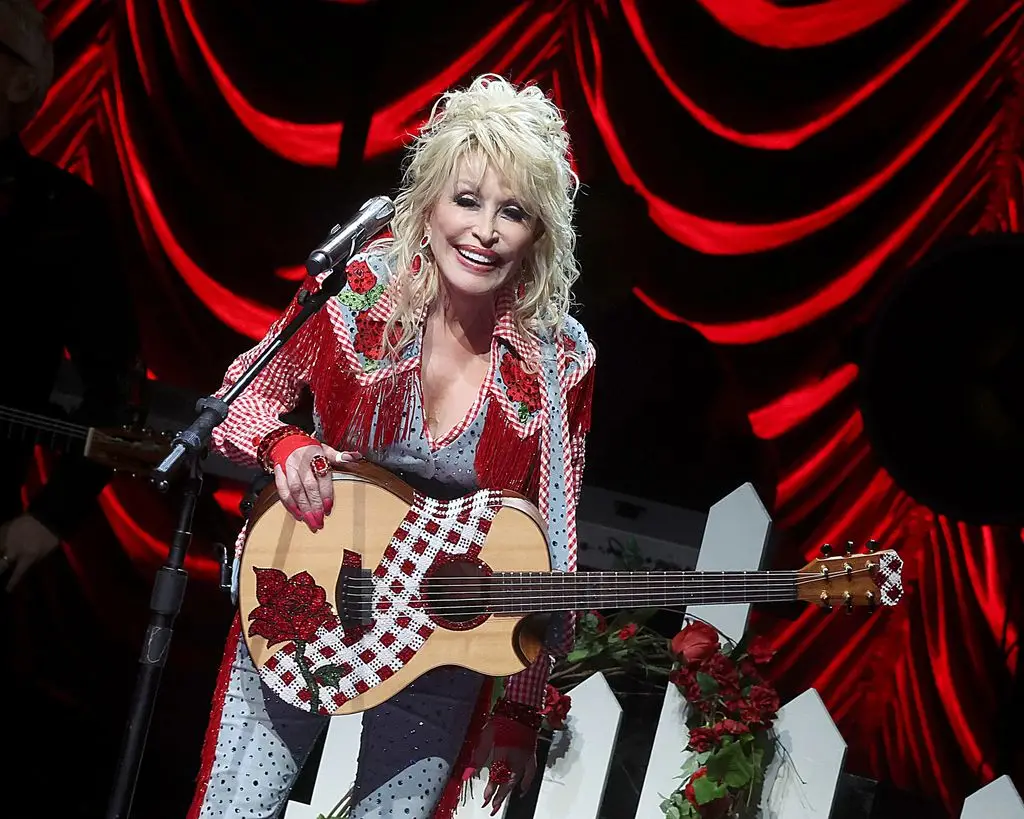 Dolly Parton's sister asks for 'more compassion' after 'snarky tweets' following singer's death4