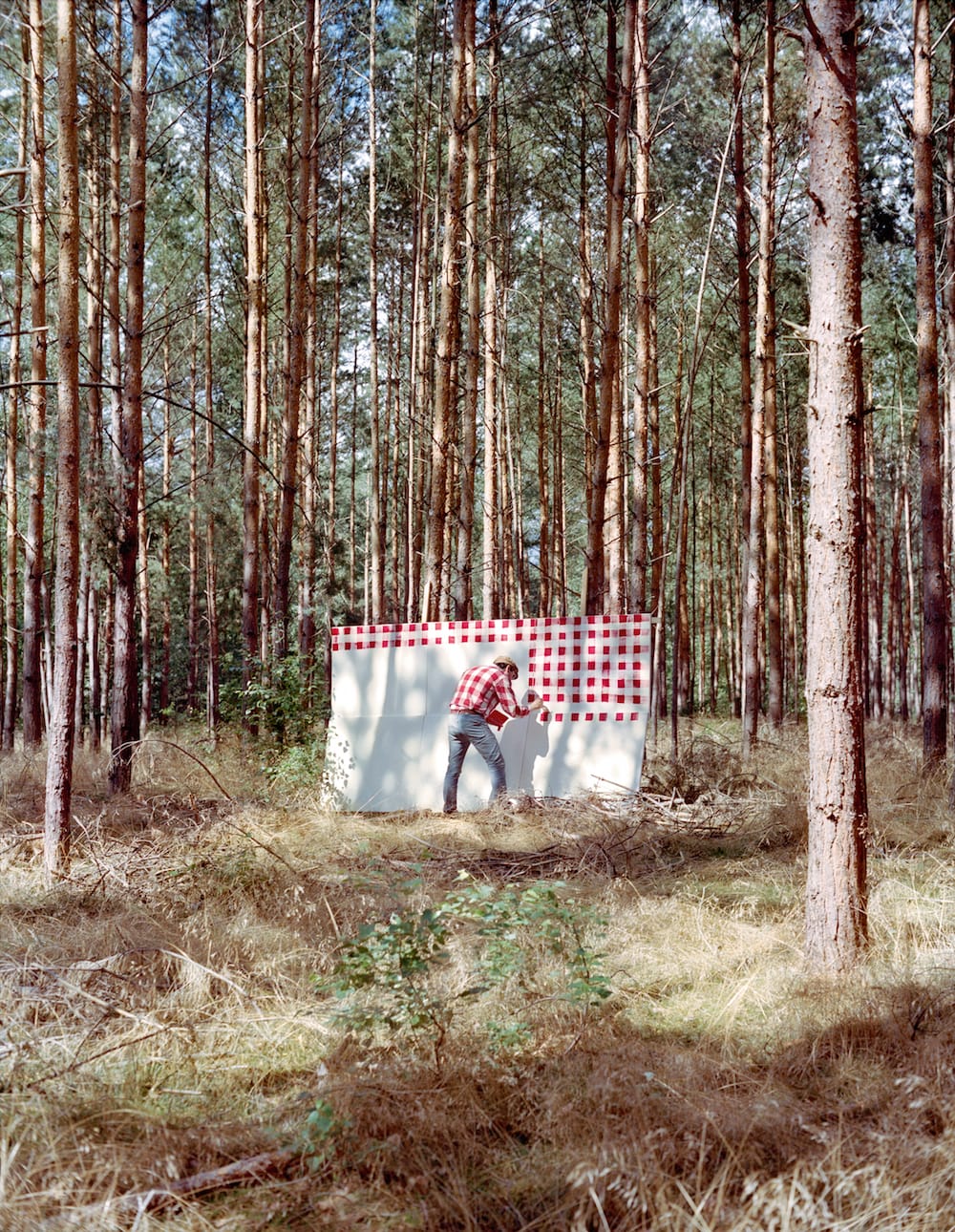 A Collaborative Duo Pokes Fun at Plein Air Painting Through Photographic Series3