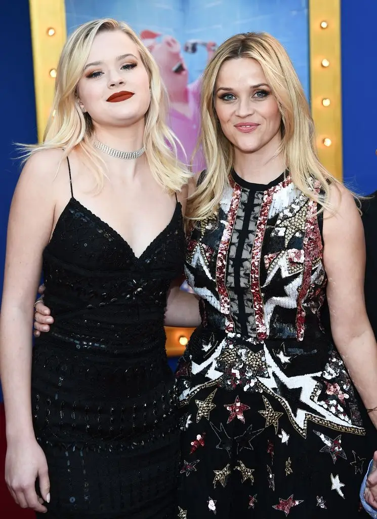 Reese Witherspoon's daughter Ava Phillippe's unbelievable transformation into famous mom's twin — photos from childhood to now at 273