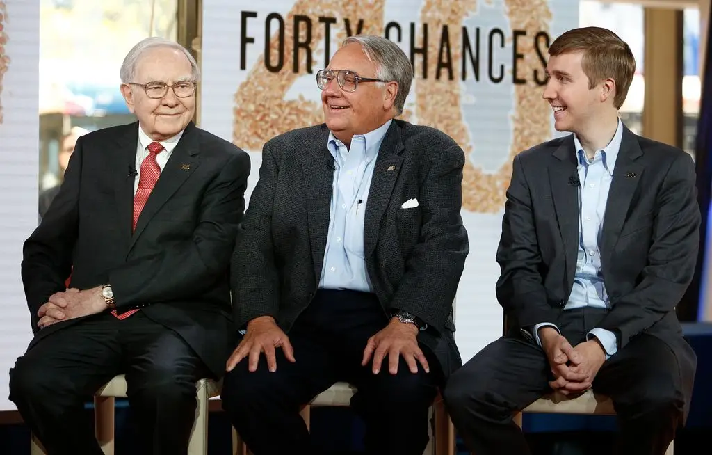 Meet Warren Buffett's 3 children: from Emmy-winning star to son taking over the family business3