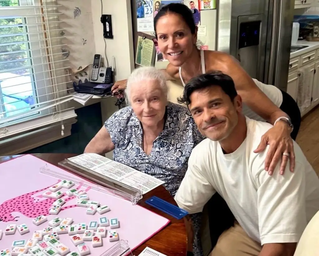 Mark Consuelos' famous family bands together to mark bittersweet 'first'1