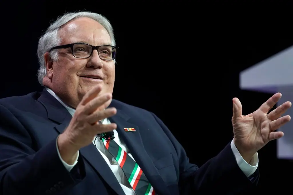 Meet Warren Buffett's 3 children: from Emmy-winning star to son taking over the family business2