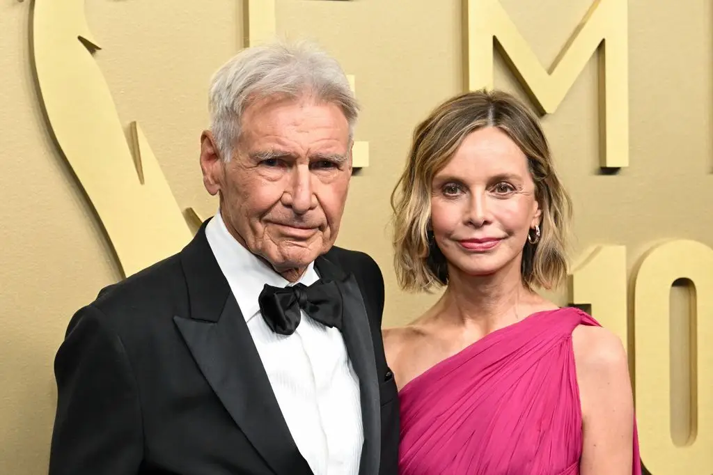 Harrison Ford and Calista Flockhart are the picture-perfect couple on star-studded date night4