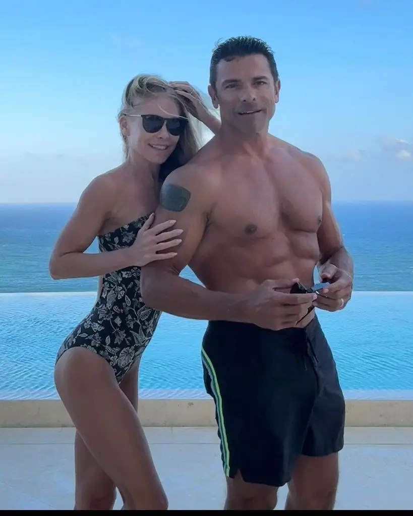 Kelly Ripa warns of on-air violation with husband Mark Consuelos4