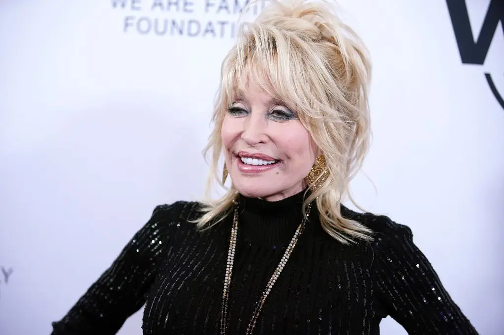 Dolly Parton's sister asks for 'more compassion' after 'snarky tweets' following singer's death5