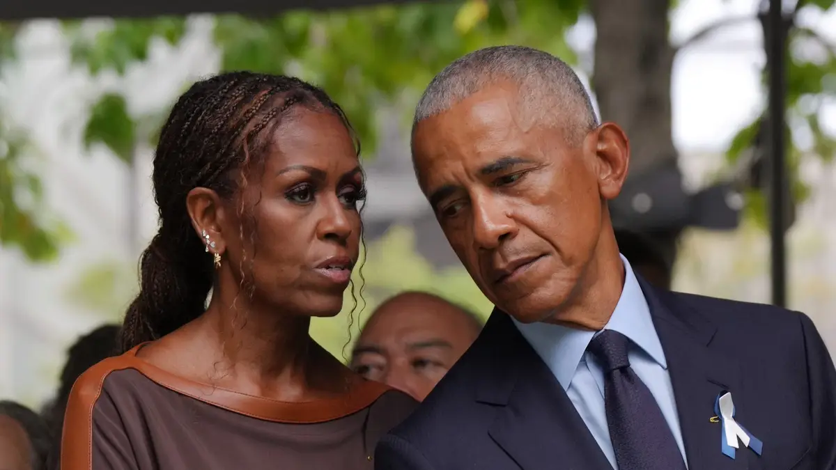 Barack and Michelle Obama mourn heartbreaking loss of beloved White House dog Sunny: 'Miss her terribly'0
