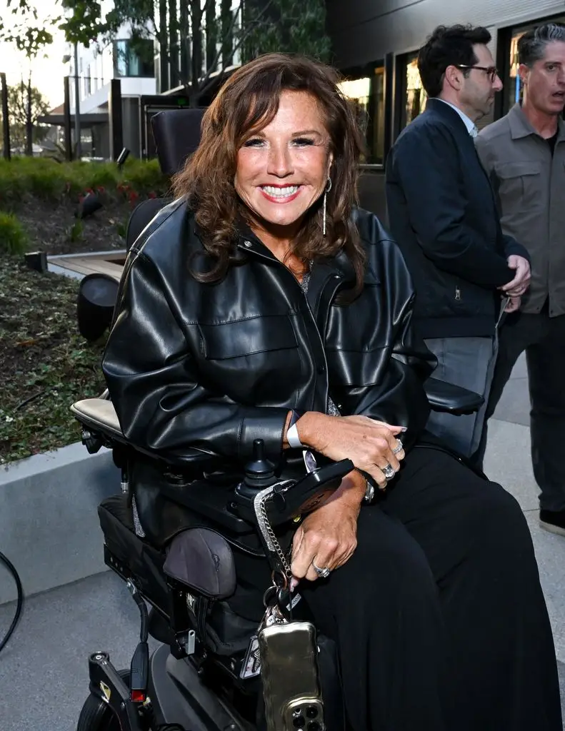 Dramatic before and after photos that show off Abby Lee Miller's 127lb weight loss - as Dance Moms star turns 615