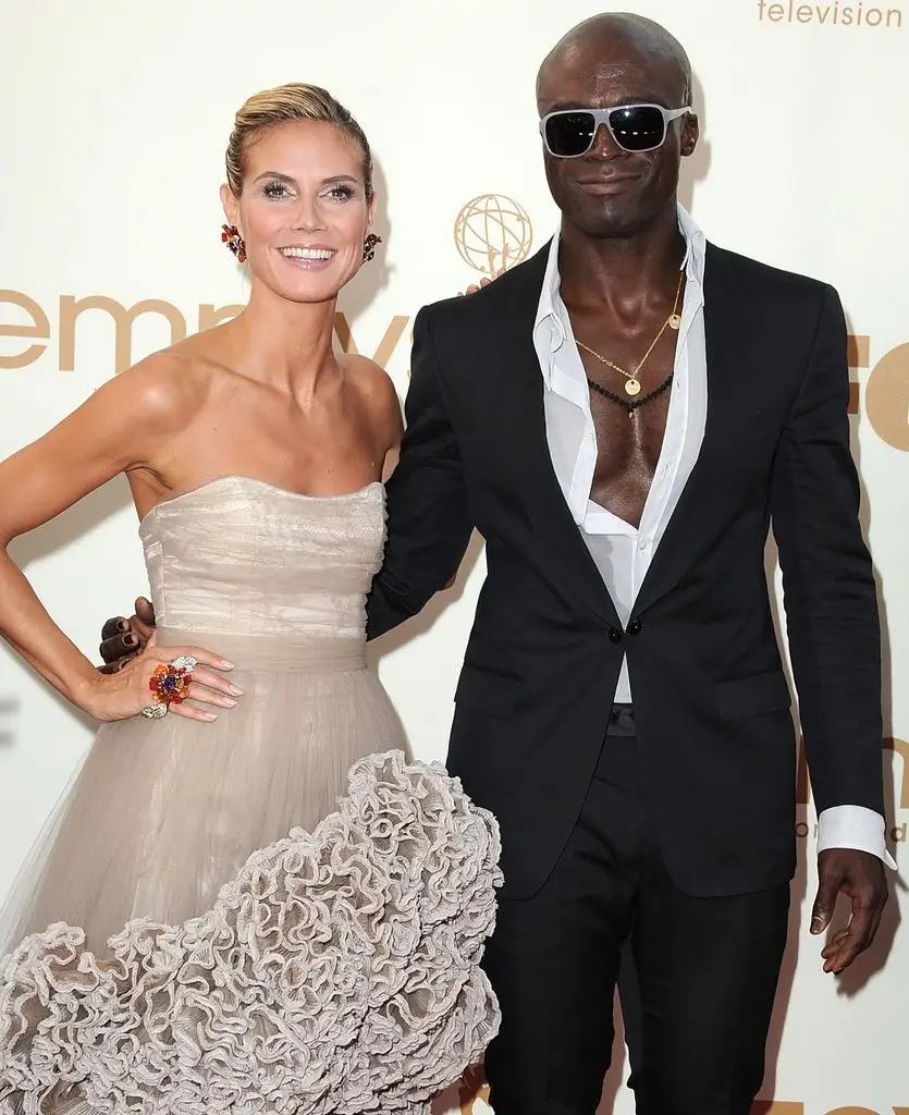 Heidi Klum is supported by lookalike model children with striking family gathering4