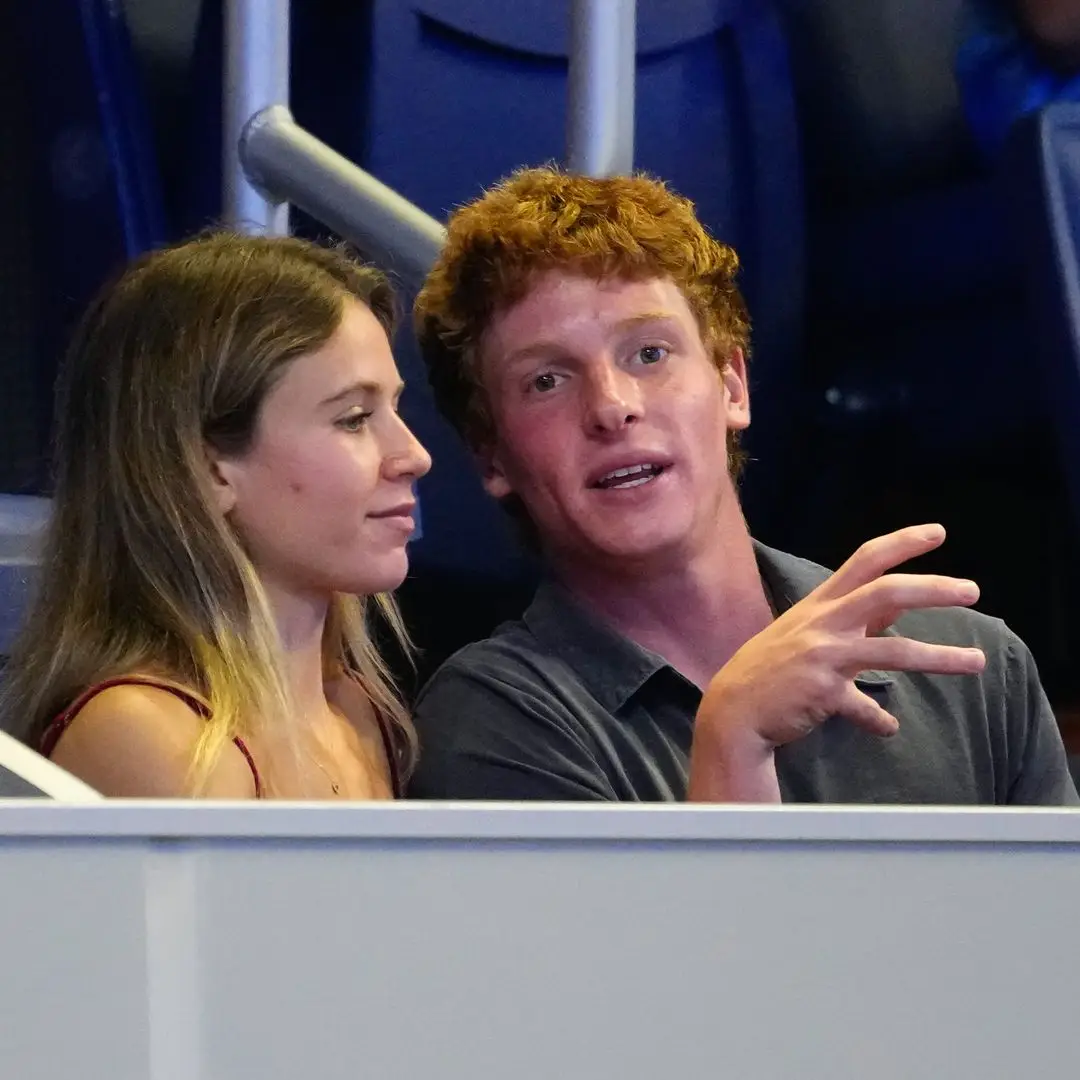 Julia Roberts' towering son Phinnaeus sports his mom's signature smile in ultra-rare solo public outing4