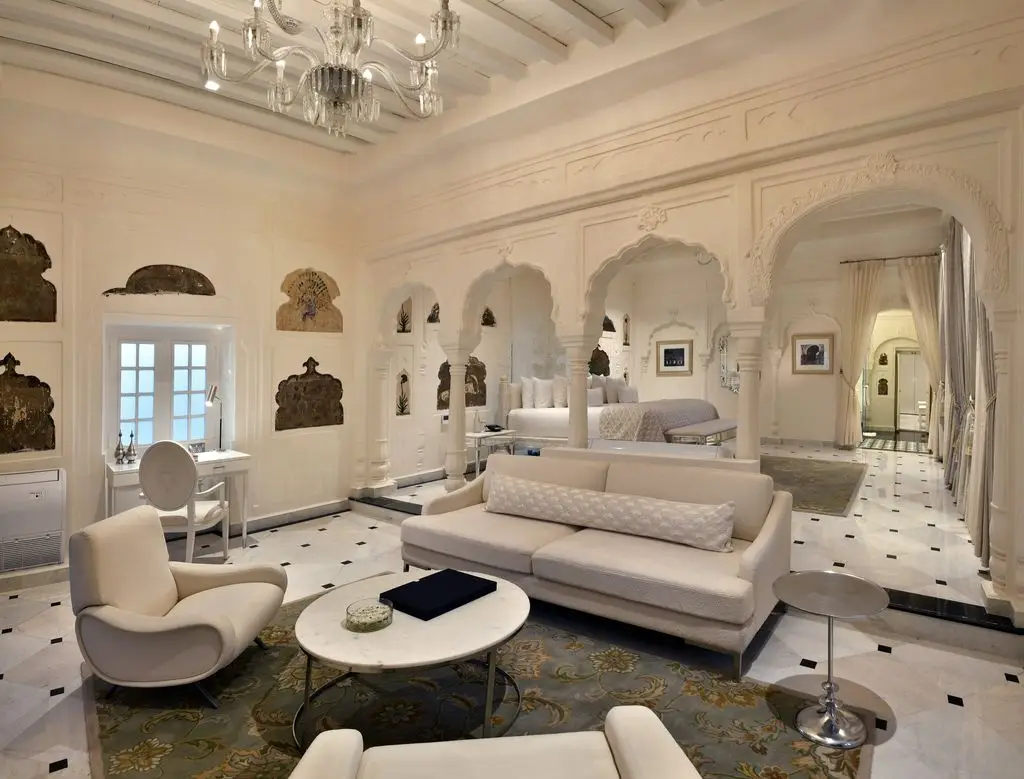I stayed in an 18th-century palace in India and left feeling like royalty4