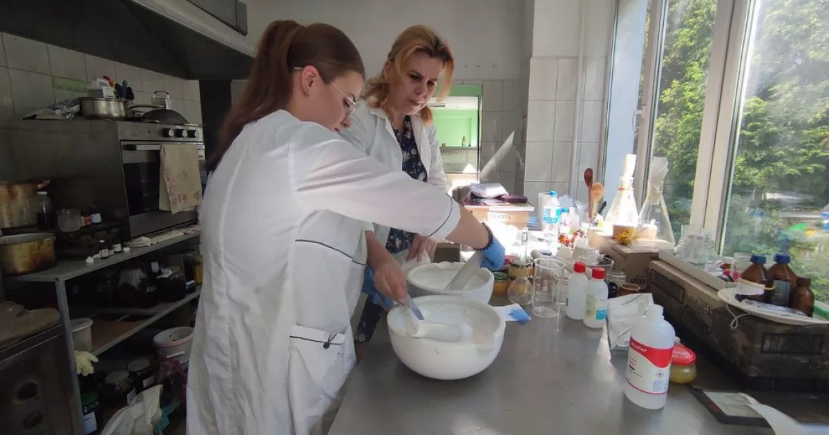 Волонтери-хіміки готують лікувальні мазі для військових (Відео)0