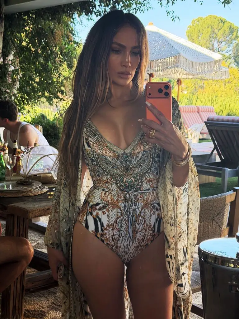 Jennifer Lopez stuns in plunging swimsuit as fans declare her 'unreal'1