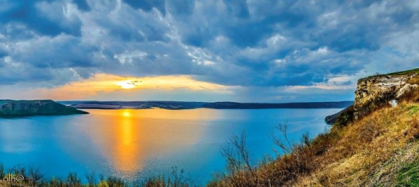 Осінні краєвиди України: найатмосферніші місця для вікенду
