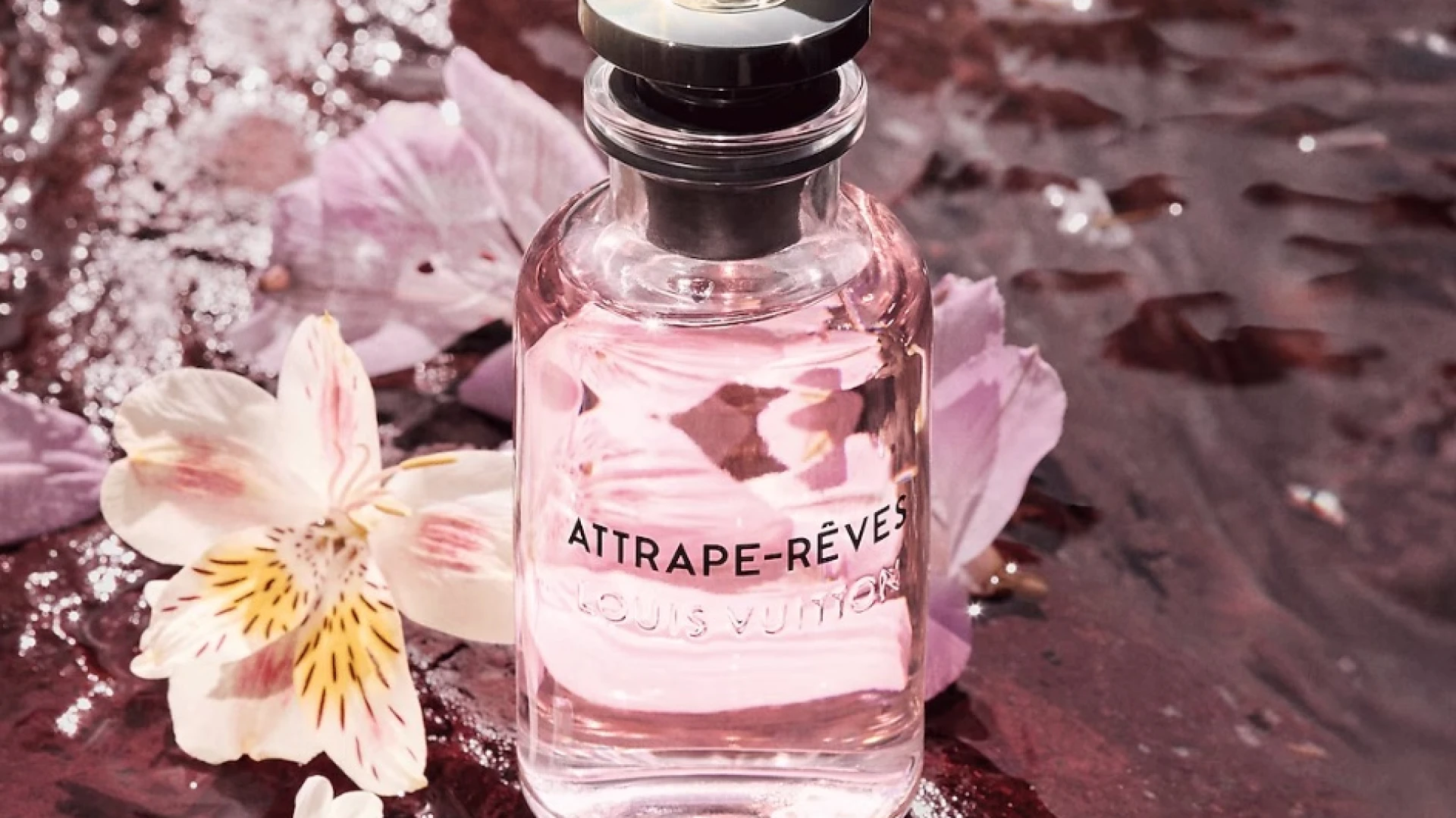 Парфуми з нотою півонії, що пахнуть, як розкішний квітковий букет0