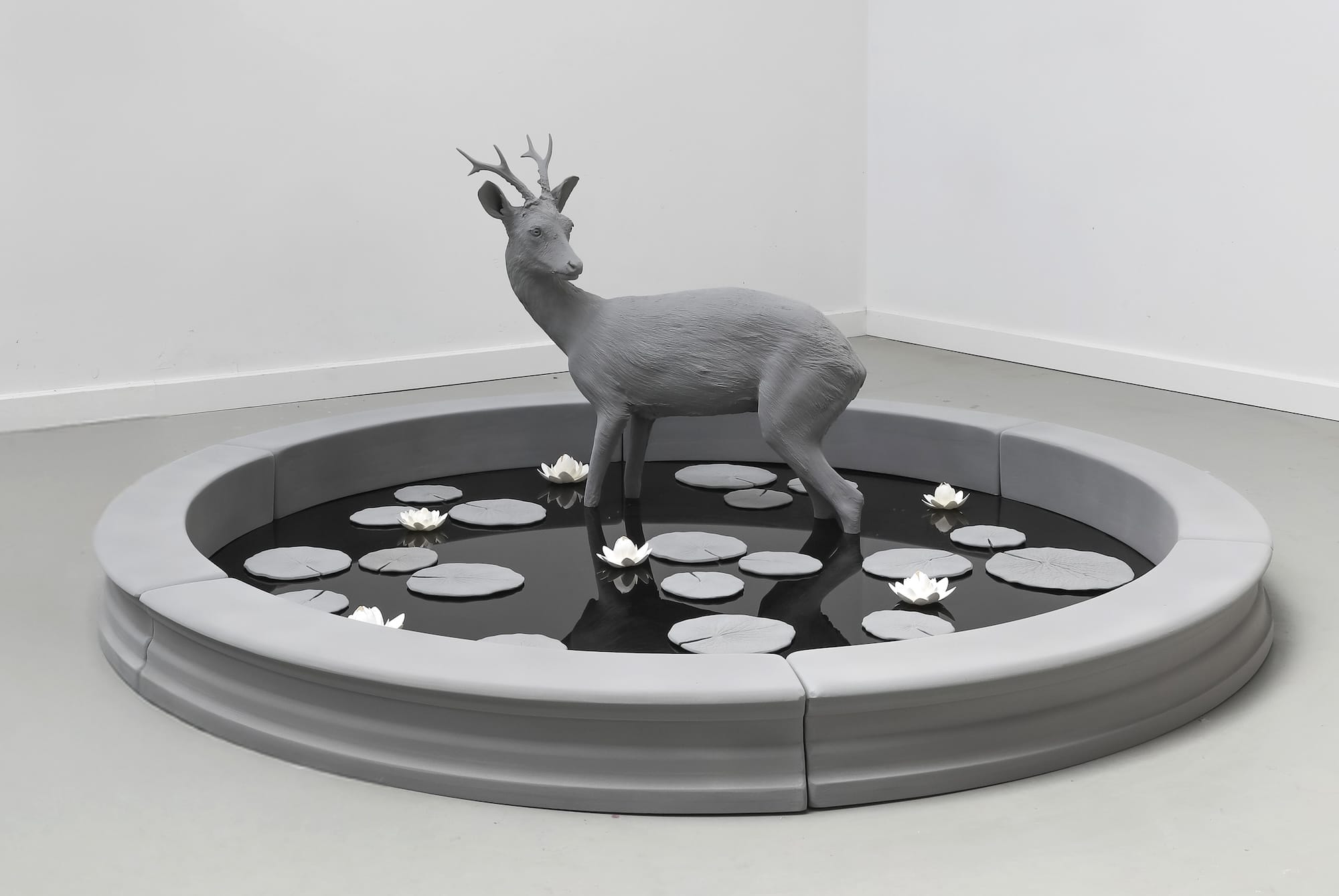 Hans Op de Beeck Taps into Memory, Time, and Enigma in 'Vanishing Point'0