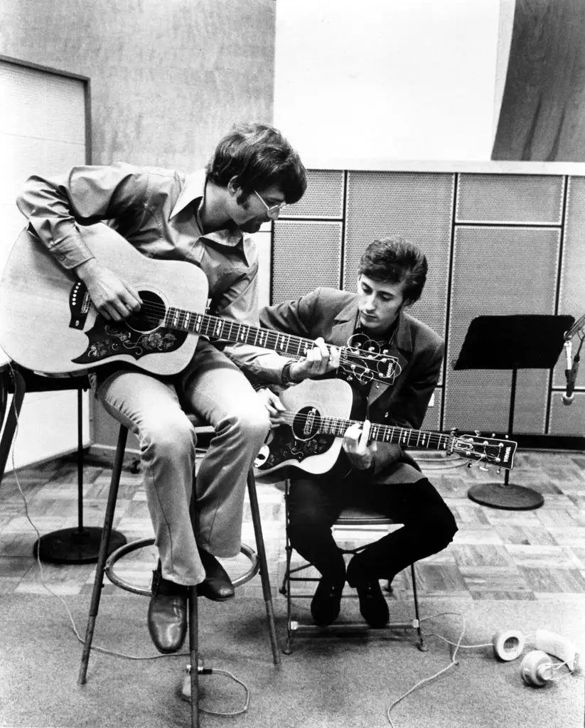 Can you identify these 15 famous one hit wonders from just one line?3