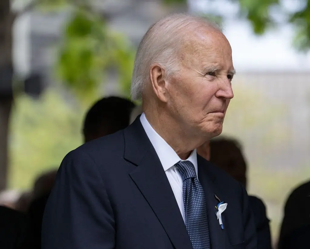 Unrecognizable Joe Biden looks like a young Tom Cruise in handsome throwback from his 20s4