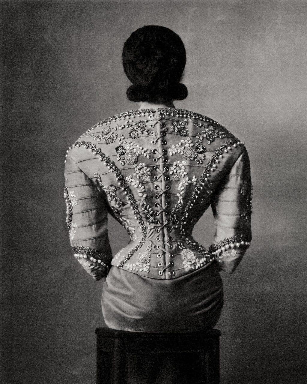 Szilveszter Makó's Surreal Photographs Reconstruct the Boundaries of Portraiture8