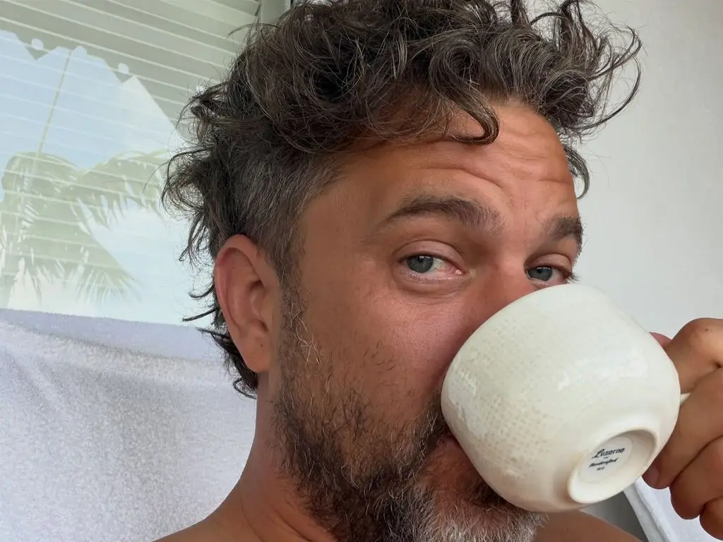 Joshua Jackson, 48, debuts bold new hairstyle on 'amazing' trip with daughter as fans all say the same thing1