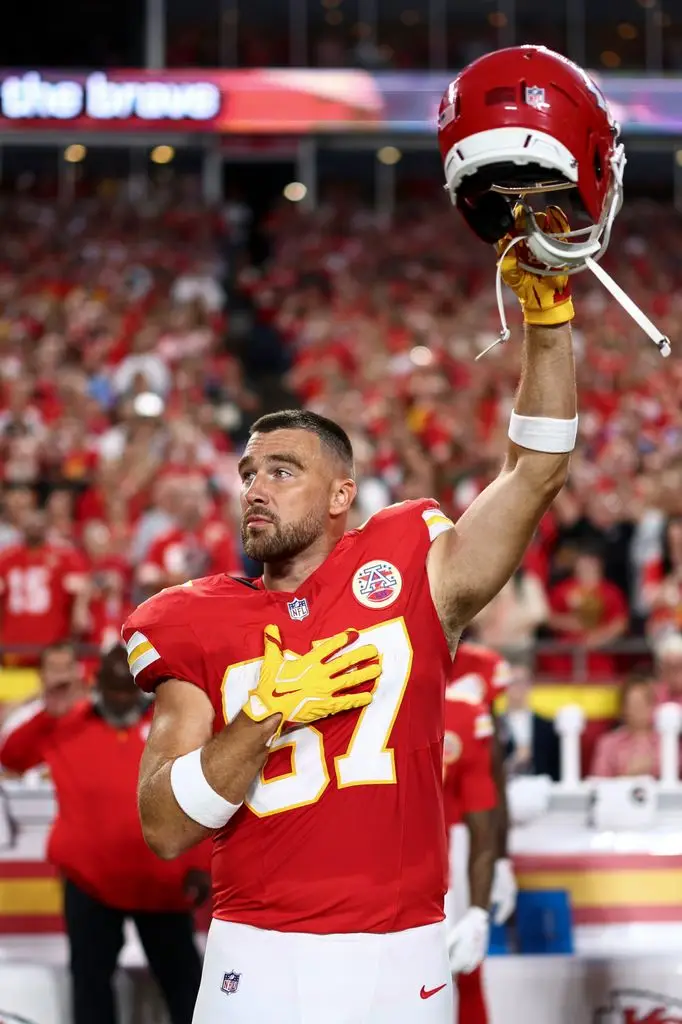 Taylor Swift puts her wedding ring on full display for husband Travis Kelce's latest Chiefs game1