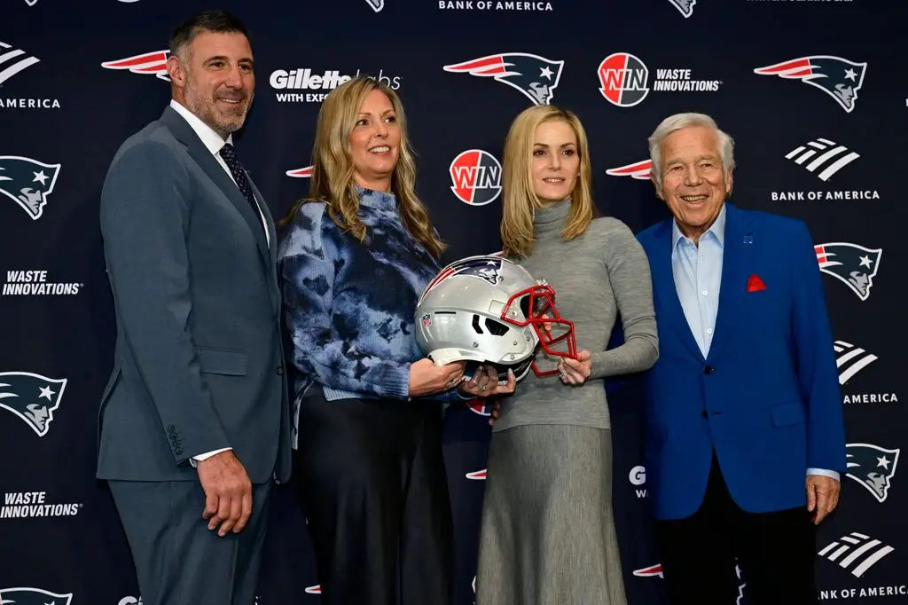 Meet New England Patriots' coach Mike Vrabel's wife of 26 years and their two sons0