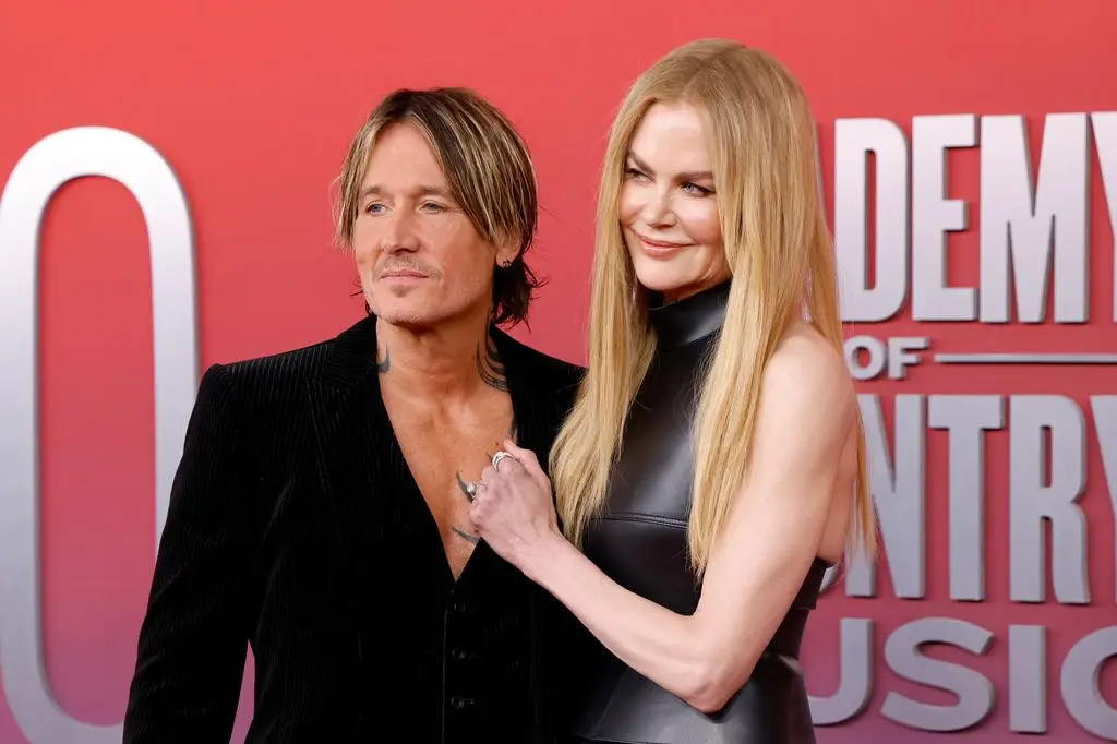 Nicole Kidman makes dramatic return to Emmys after 9 years in sizzling thigh-split gown5