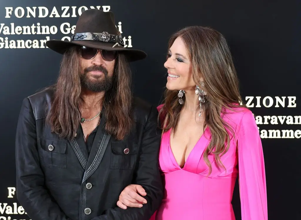 Billy Ray Cyrus brings back wild '90s look: 'Made a new mullet'2