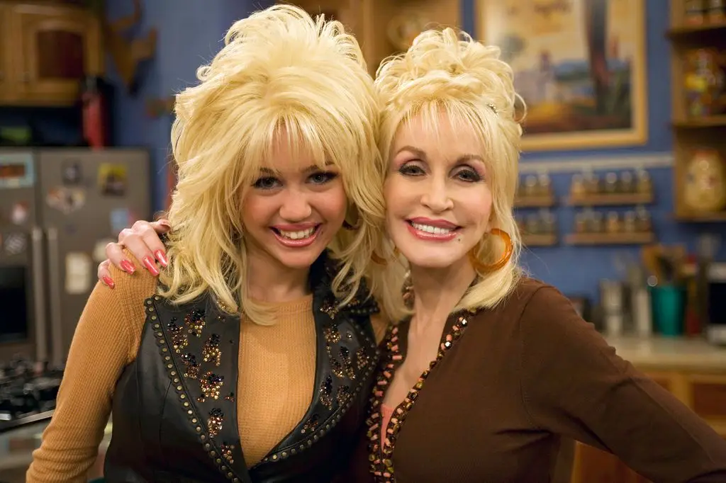 Miley Cyrus reveals heartbreaking final conversation with godmother Dolly Parton1