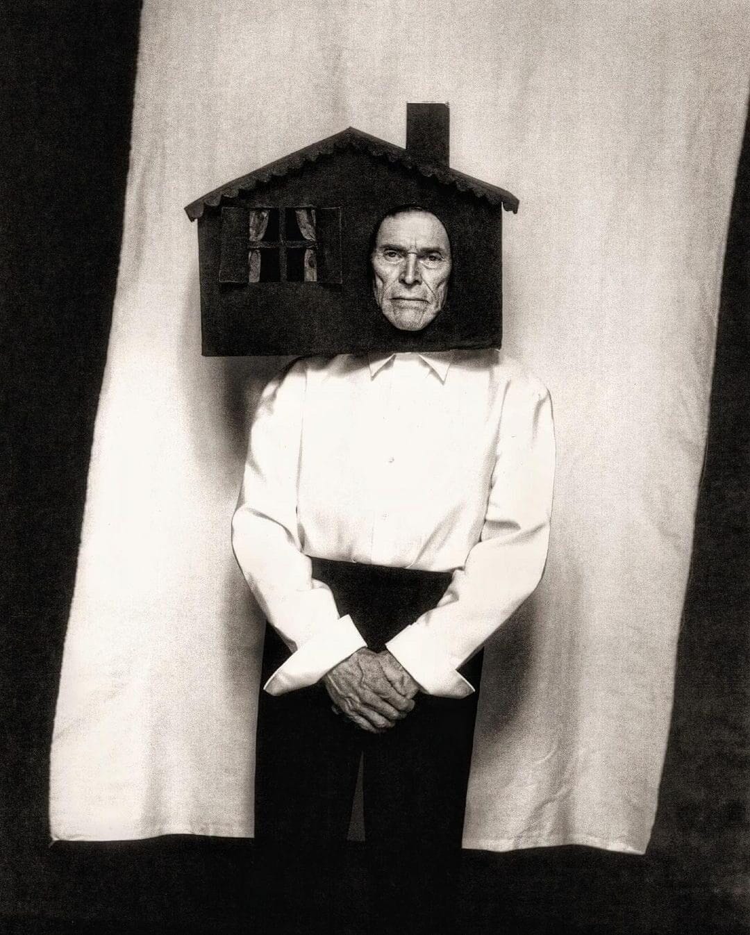 Szilveszter Makó's Surreal Photographs Reconstruct the Boundaries of Portraiture3