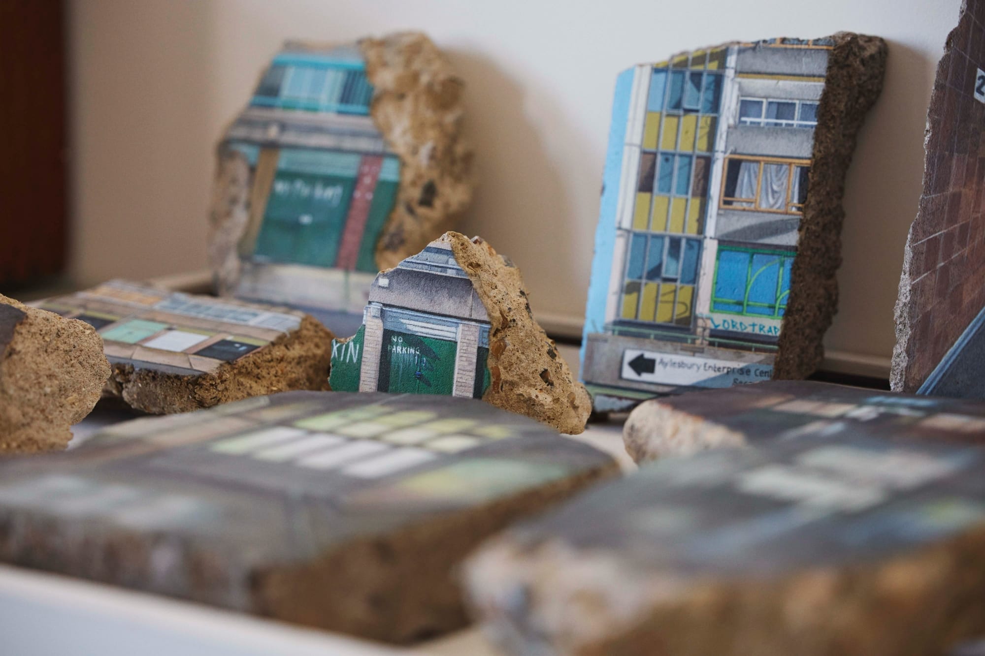On Concrete Remnants of London's Aylesbury Estate, Harriet Mena Hill Preserves a Community8