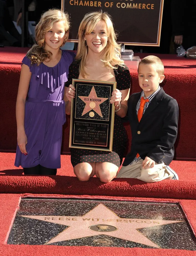 Reese Witherspoon's daughter Ava Phillippe's unbelievable transformation into famous mom's twin — photos from childhood to now at 271