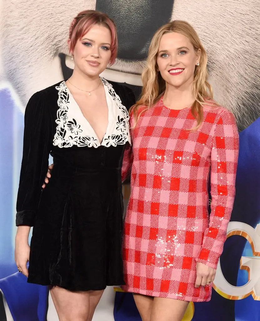 Reese Witherspoon's daughter Ava Phillippe's unbelievable transformation into famous mom's twin — photos from childhood to now at 274