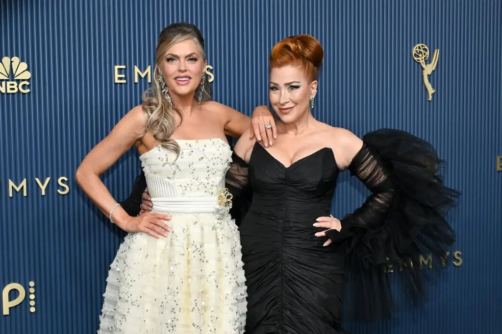 The Parent Trap stars Lisa Ann Walter and Elaine Hendrix reunite on star-studded Emmys red carpet 28 years after hit film1
