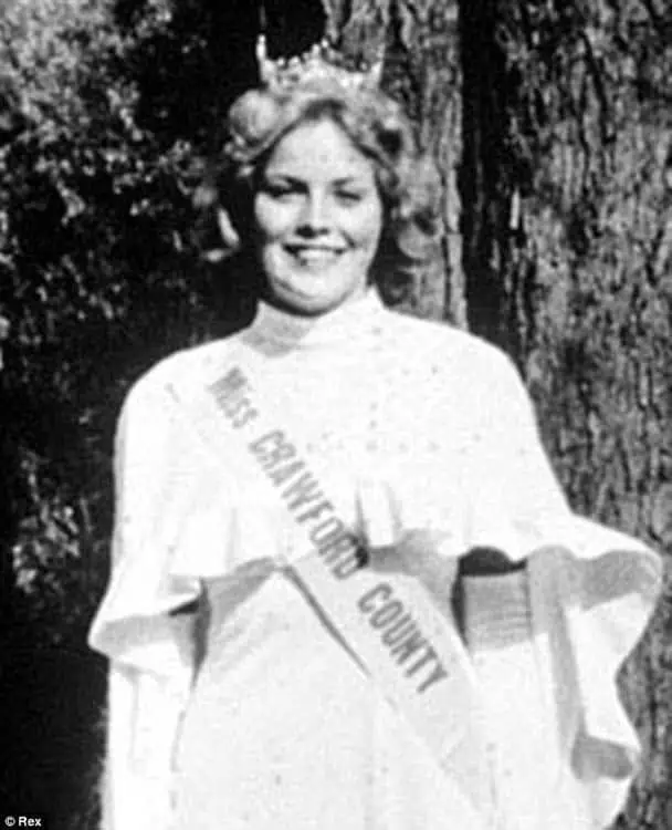 Sharon Stone is unrecognizable in rare photos competing at Miss Pennsylvania 50 years ago1