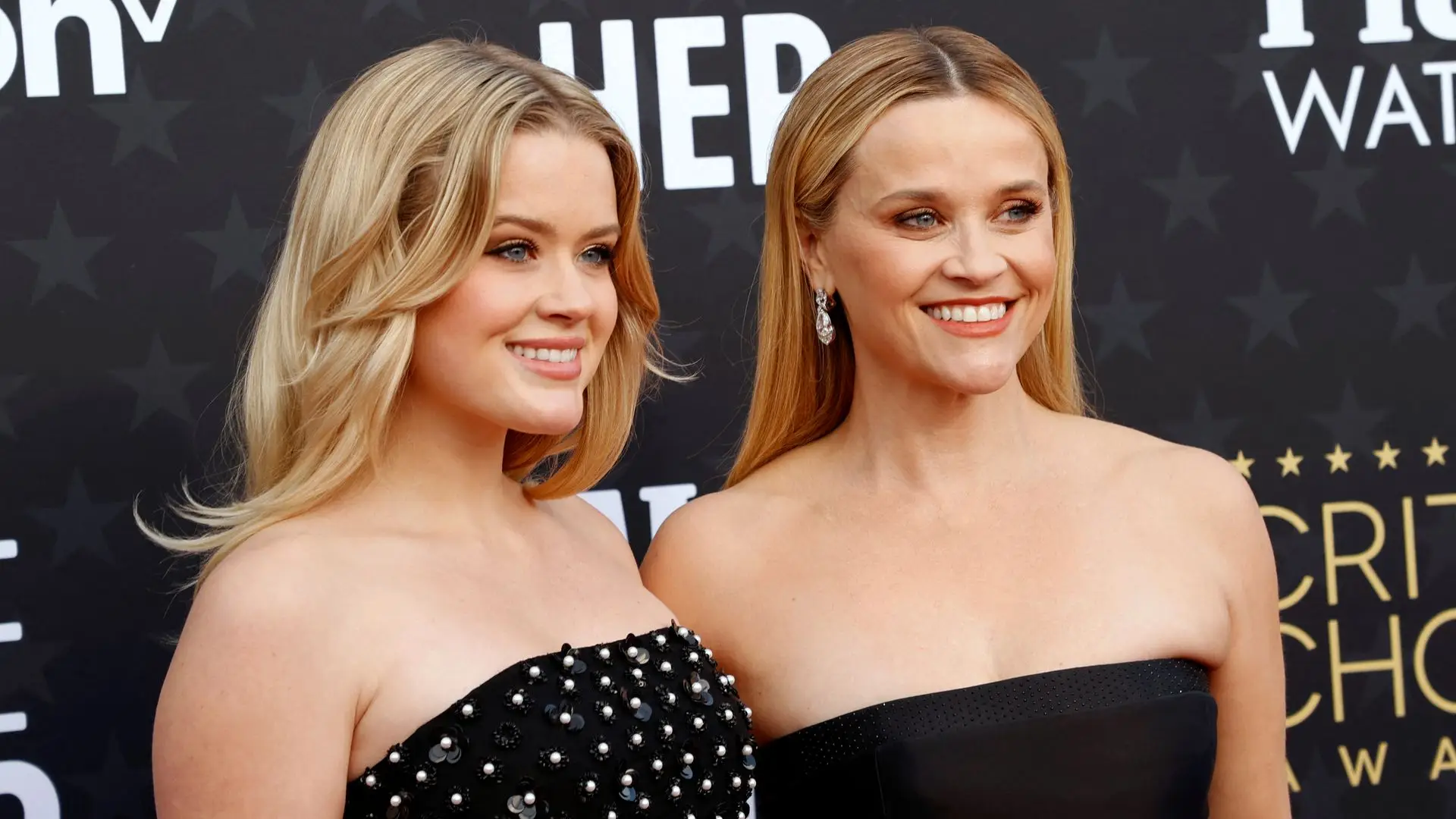Reese Witherspoon's daughter Ava Phillippe's unbelievable transformation into famous mom's twin — photos from childhood to now at 270