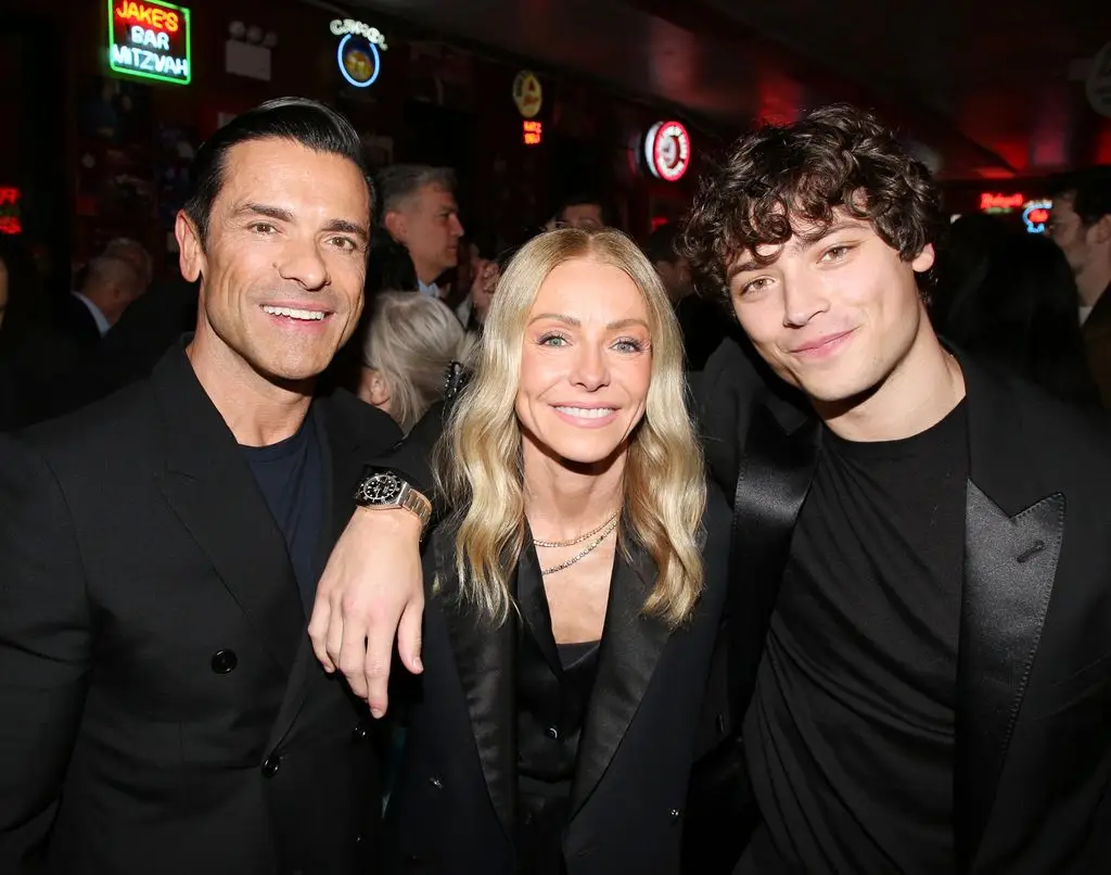 Kelly Ripa and Mark Consuelos shocked their children with ultimate power move: 'We did it in front of their friends'3
