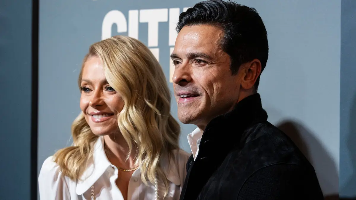 Kelly Ripa and Mark Consuelos reveal newest family pet's 'health issue'0