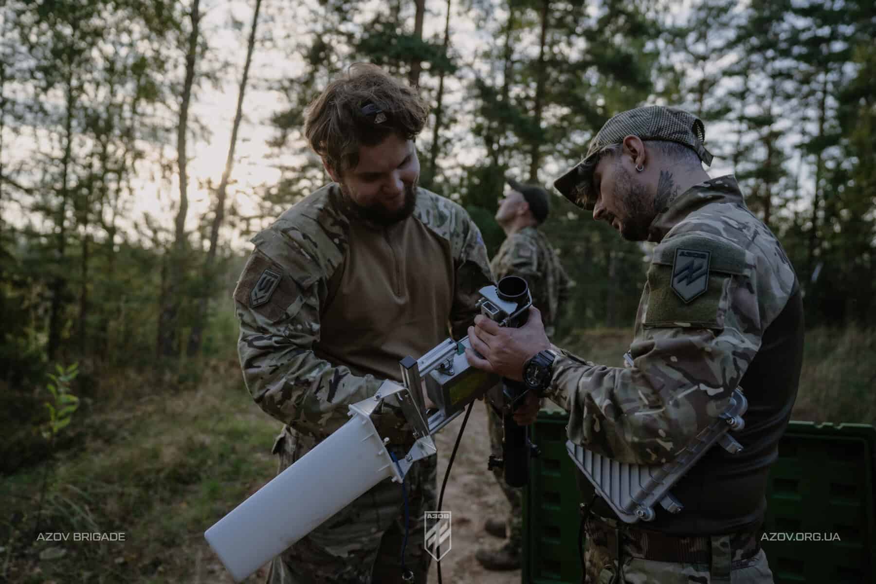 «Залізо майже не змінилося з 2022-го — все вирішує софт» — Архей, командир взводу РЕБ в «Азові», про еволюцію частот, детекцію й подавлення1