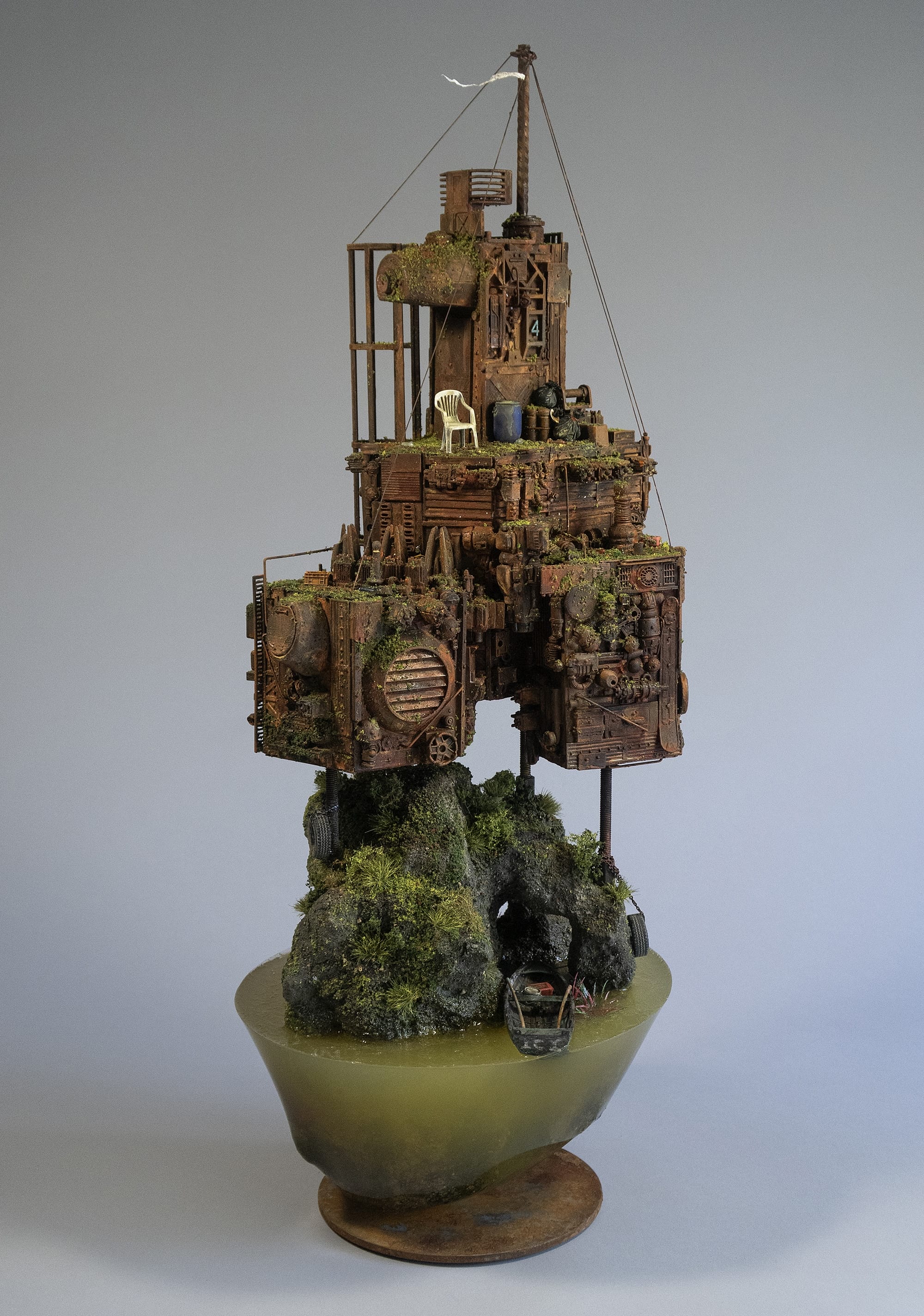 Precarious Dwellings Perch Atop Rocks in Simon Laveuve's 1/35-Scale Miniatures6