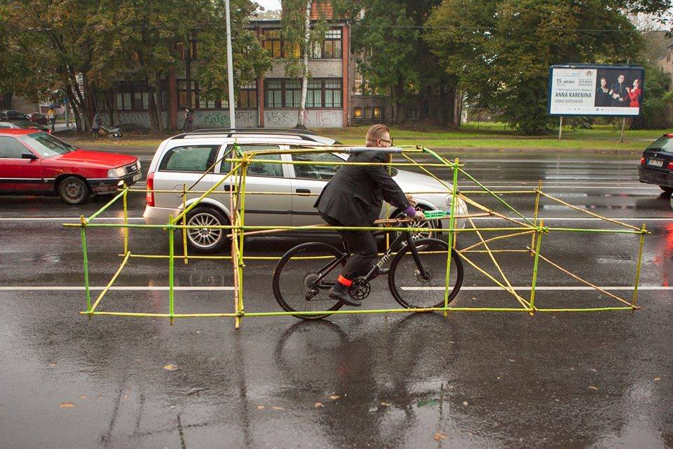 Cycling Activists Build Bamboo Car Skeletons to Demonstrate Space Taken by Single Occupancy Cars2