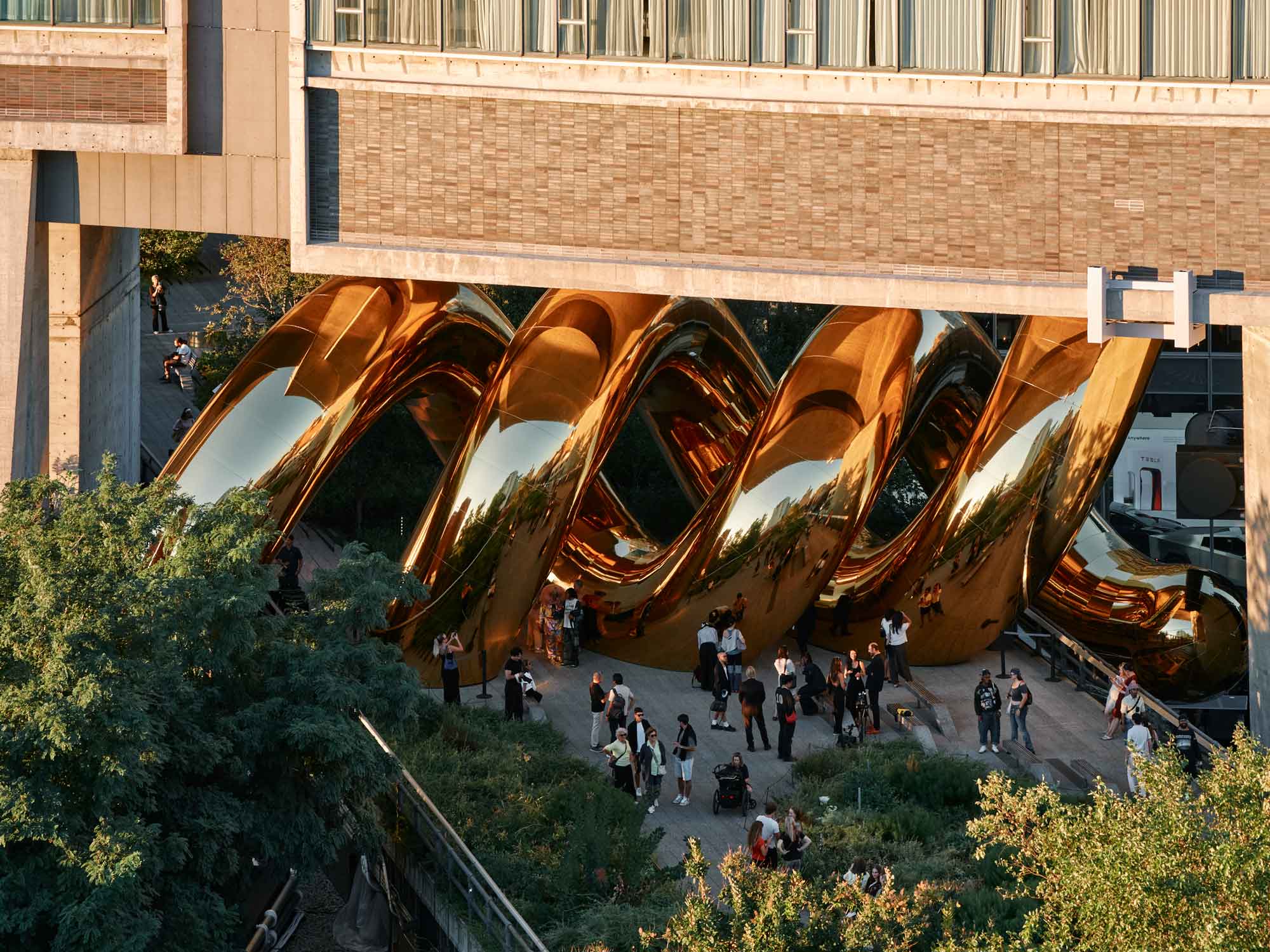 A Giant Gold Coil by Plastique Fantastique Created a Loopy Portal on the High Line2