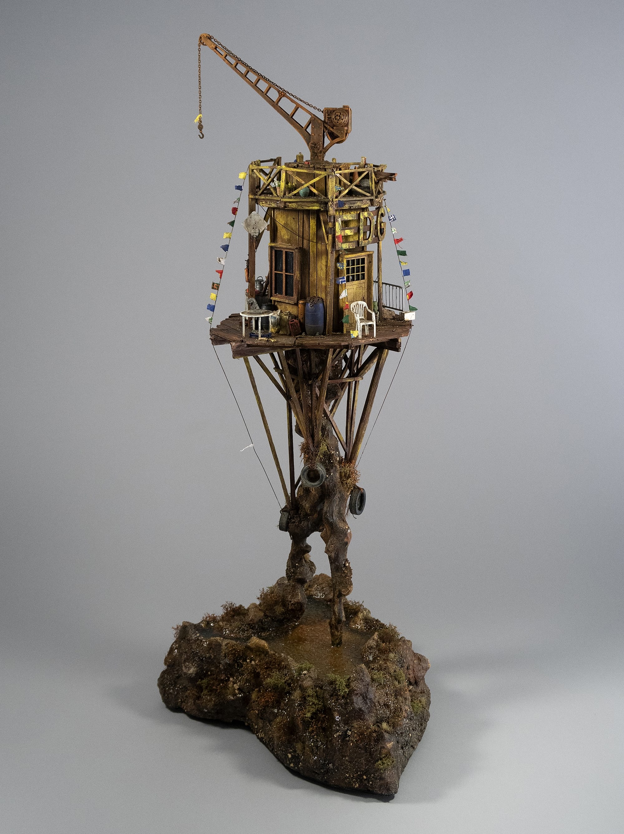 Precarious Dwellings Perch Atop Rocks in Simon Laveuve's 1/35-Scale Miniatures1